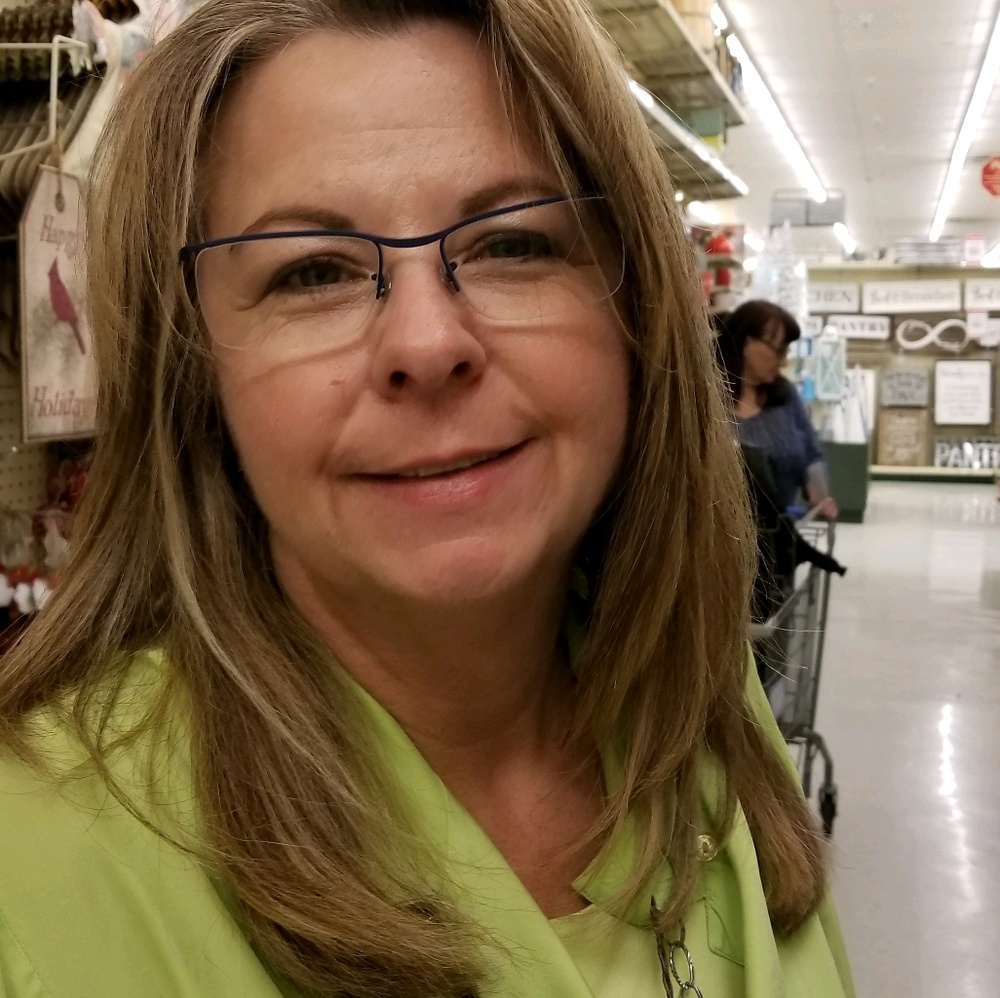 Meet your Posher, Leanna